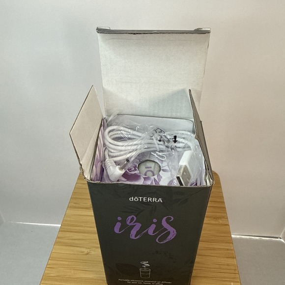 doTERRA Iris Limited Edition Portable Ultrasonic Essential Oil USB Diffuser MIB - Picture 7 of 9